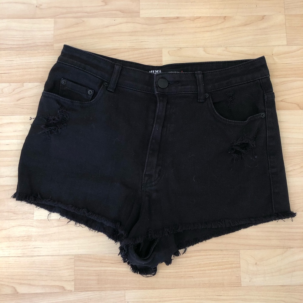 BDG HIGH RISE CHEEKY black denim shorts